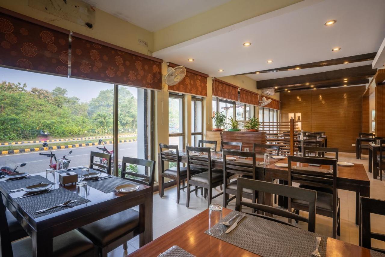Hotel Peaceland Lumbini Екстер'єр фото