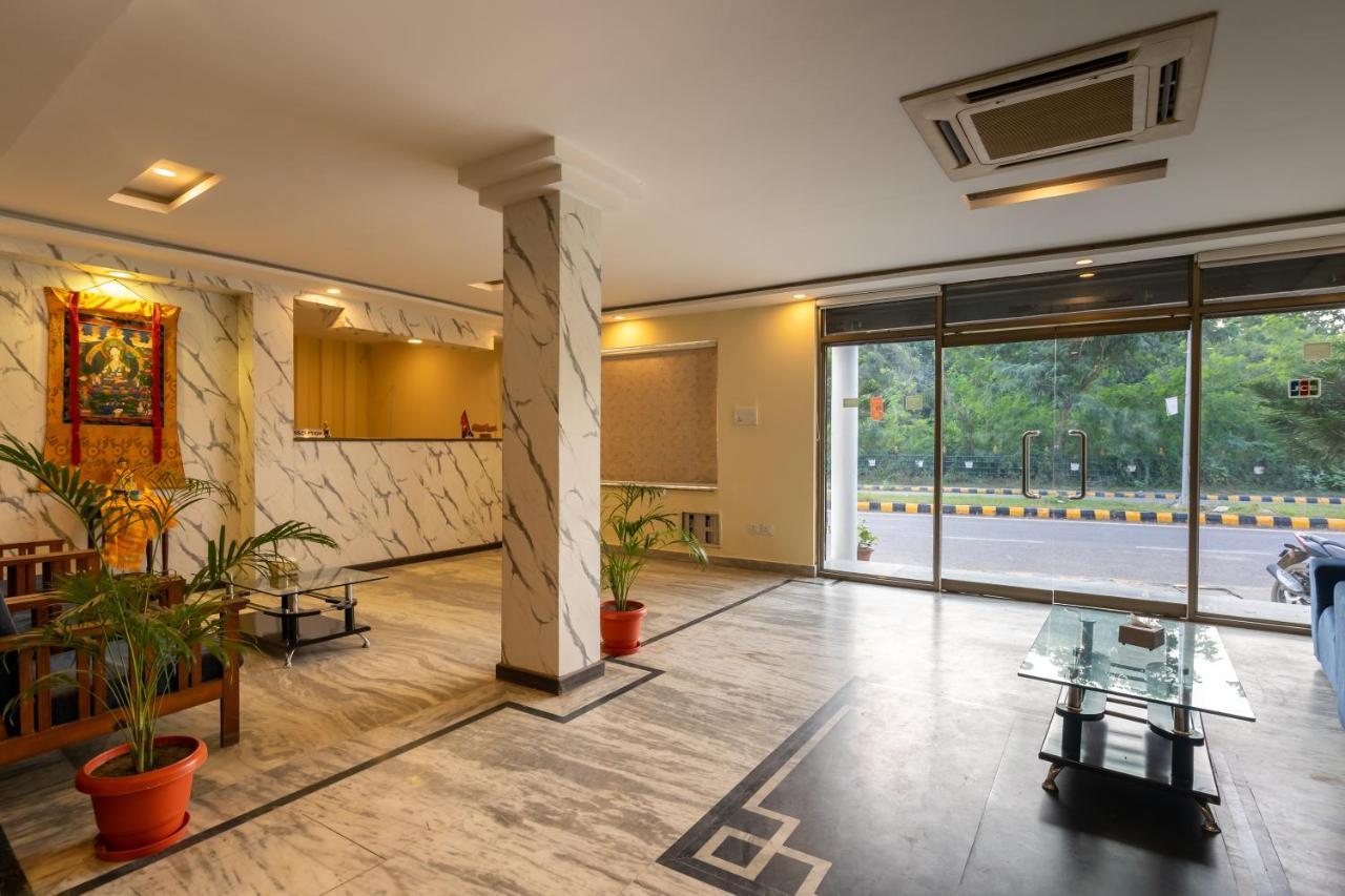 Hotel Peaceland Lumbini Екстер'єр фото
