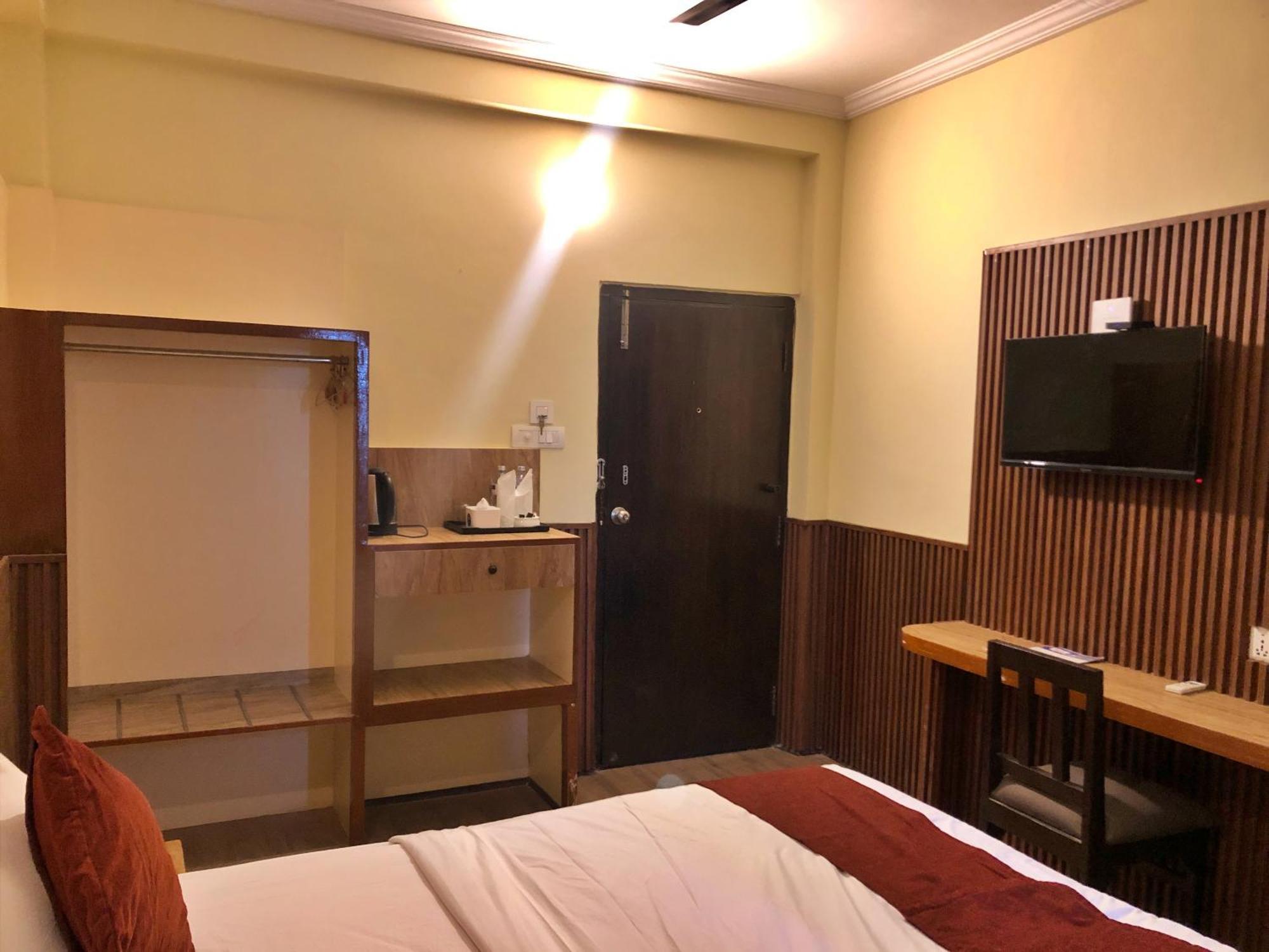 Hotel Peaceland Lumbini Екстер'єр фото